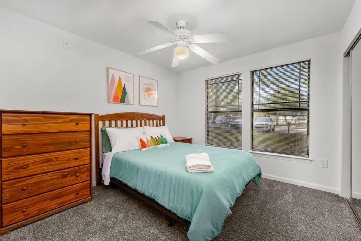 Villa 4Bd 2 Mi To Usf Free Pool + 24 Hour Gym à Tampa Extérieur photo